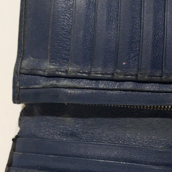 Salvatore Ferragamo Leather Gancini Long Black Bi-Fold Wallet – Luxury, Timeless - Picture 7 of 17